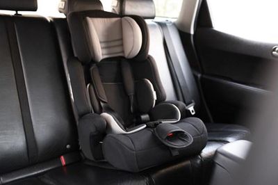 Cục Đăng kiểm được chỉ định tạm thời tổ chức thử nghiệm ghế trẻ em trên ô tô