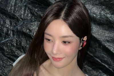 Kwon Eun Bi khoe phong cách gợi cảm trước thềm Waterbomb