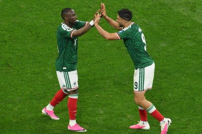 Chủ nhà Mexico dễ dàng loại Ecuador