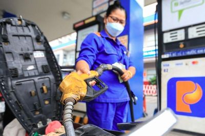 Giá xăng dầu hôm nay 1/7: Tăng giảm trái chiều