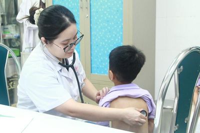 Hà Nội ngày đầu tiên khám sức khỏe miễn phí toàn dân