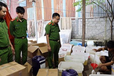 Thu giữ gần 30.000 sản phẩm sữa tắm, dầu gội giả các thương hiệu nổi tiếng