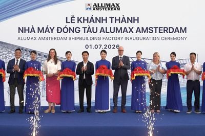 Việt Nam có nhà máy đóng tàu đầu tiên chuyển giao toàn diện công nghệ Hà Lan