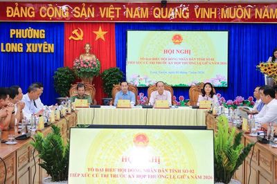 Đại biểu HĐND tỉnh tiếp xúc cử tri hai phường Long Xuyên và Bình Đức