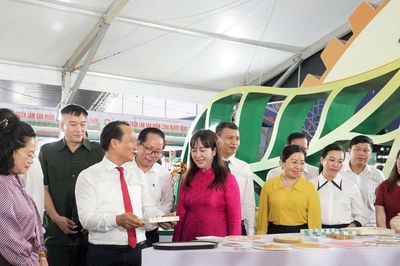 300 gian hàng tham gia triển lãm sản phẩm công nghiệp nông thôn tại Đà Nẵng