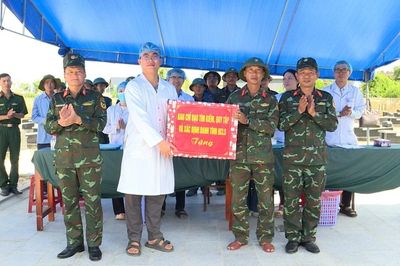 Thăm, động viên lực lượng chức năng thực hiện Chiến dịch 500 ngày đêm tại xã Bình Hiệp và Bình Phú