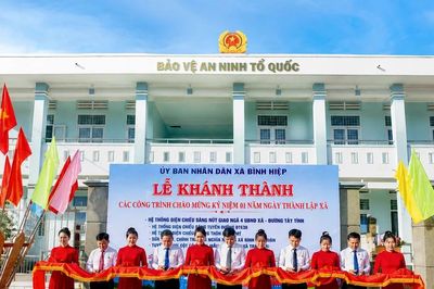 Xã Bình Hiệp khánh thành 5 công trình dân sinh chào mừng kỷ niệm 1 năm thành lập xã