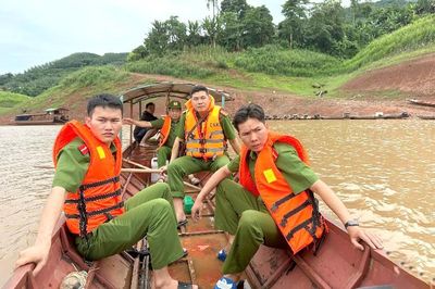 Nậm Mạ khẩn trương tìm kiếm người dân bị nước cuốn trôi do mưa lũ