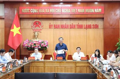 UBND tỉnh họp xem xét một số nội dung quan trọng lĩnh vực nội vụ