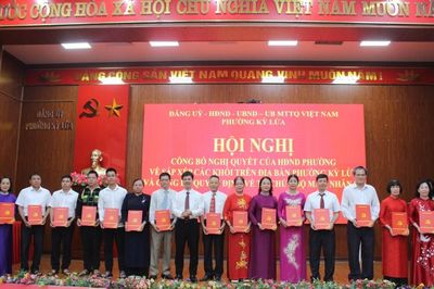 Kỳ Lừa: Công bố nghị quyết, quyết định sắp xếp, tổ chức bộ máy các khối