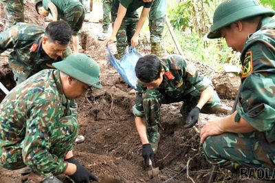 Lào Cai: Khai quật ngôi mộ liệt sĩ tập thể tại Pháo đài K30, phát hiện nhiều di vật
