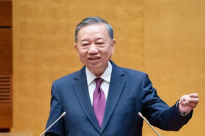 Không nóng vội, chủ quan, song cũng không thể dừng lại, chần chừ trước những bất cập thực tiễn đã chỉ ra