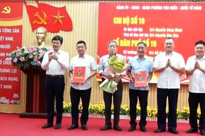 Phường Văn Miếu - Quốc Tử Giám có 35 tổ dân phố, chi bộ tổ dân phố