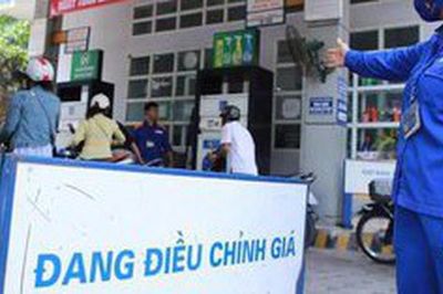 Giá xăng E10 tăng từ 0h ngày 1/7