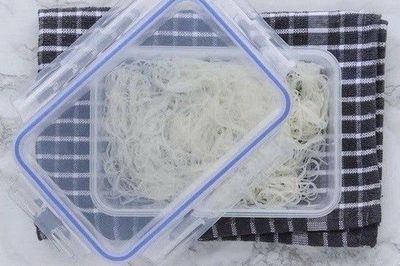 Sai lầm nhiều người mắc phải khi bảo quản bún trong tủ lạnh
