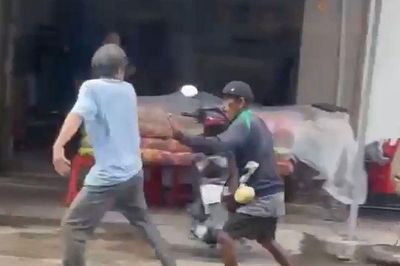Mâu thuẫn khi bán vé số, Nguyễn Văn Được SN 1963 rút dao đâm 'đồng nghiệp' tử vong