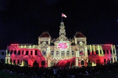 TPHCM: Hoành tráng, mãn nhãn màn trình chiếu 3D Mapping mừng 50 năm Thành phố mang tên Bác