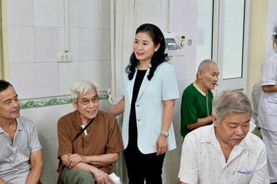 Phường Thanh Xuân khám sức khỏe định kỳ, sàng lọc miễn phí cho người dân, tri ân người có công