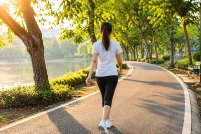 Đi bộ bao nhiêu bước mỗi ngày là tốt nhất theo từng độ tuổi?