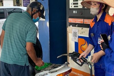Điều chỉnh giá xăng dầu, tiếp tục kéo dài chính sách thuế đến hết tháng 9/2026