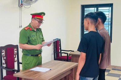 Hai nam sinh bị khởi tố sau vụ tai nạn chết người