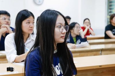 Phổ điểm thi phản ánh đúng năng lực, thí sinh cần tính toán kỹ nguyện vọng
