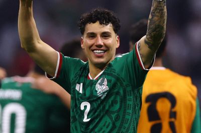 Áo Mexico đắt hàng nhất World Cup