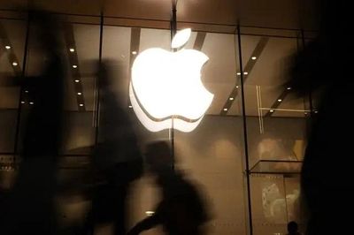 Vào thế khó, Apple chấp nhận rủi ro khi dùng chip Trung Quốc