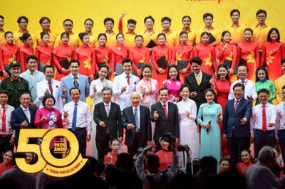 Toàn cảnh Lễ kỷ niệm 50 năm TP.HCM mang tên Bác
