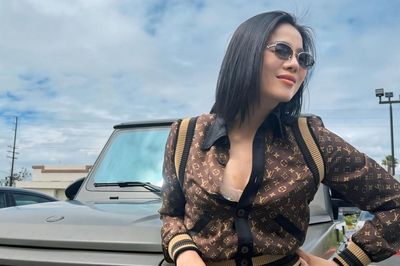 Quang Lê thăm biệt thự của Lệ Quyên