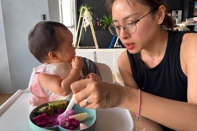Cách ăn dặm của con gái Ngô Thanh Vân có gì đặc biệt?