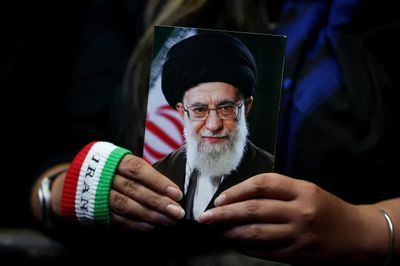 Iran bảo quản thi hài, tổ chức lễ tang cố Lãnh tụ Tối cao ra sao?
