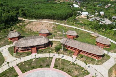 Khu bảo tồn Làng văn hóa Cơ Tu chưa thể hoạt động vì vướng cột điện