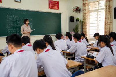 Đề xuất phạt đến 50 triệu đồng nếu ép phụ huynh đóng góp trái quy định