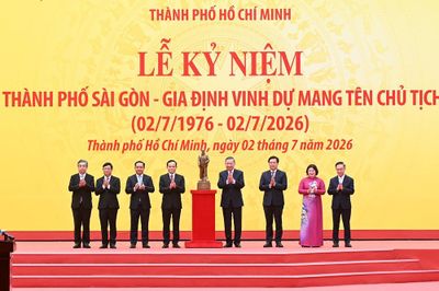 TP.HCM trọng thể kỷ niệm 50 năm Ngày Thành phố vinh dự mang tên Bác