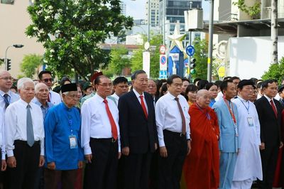 Tổng Bí thư, Chủ tịch nước Tô Lâm và lãnh đạo Đảng, Nhà nước dâng hoa tưởng nhớ Chủ tịch Hồ Chí Minh