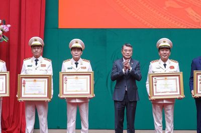 Thủ tướng: Kiến tạo môi trường an ninh, an toàn cho phát triển để đất nước bứt phá đi lên