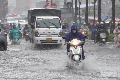 Thời tiết ngày 2/7: Mưa dông bao trùm miền bắc, Trung Bộ ngày nắng nóng