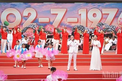 Sáng nay diễn ra Lễ kỷ niệm 50 năm Ngày thành phố Sài Gòn-Gia Định vinh dự mang tên Chủ tịch Hồ Chí Minh (2/7/1976-2/7/2026)