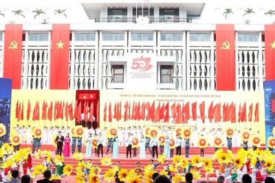 Kỷ niệm trọng thể 50 năm Ngày thành phố Sài Gòn-Gia Định mang tên Chủ tịch Hồ Chí Minh