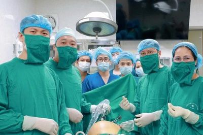 Cứu thai phụ 28 tuần mắc biến chứng hiếm gặp trong thai kỳ