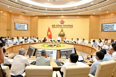 Thương mại, xuất nhập khẩu và sản xuất công nghiệp giữ đà tăng trưởng