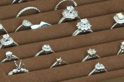 Thanh Hóa: Phá đường dây buôn lậu kim cương xuyên quốc gia