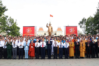 Lãnh đạo Đảng, Nhà nước, TP Hồ Chí Minh dâng hoa tưởng nhớ Chủ tịch Hồ Chí Minh