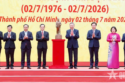 Kỷ niệm trọng thể 50 năm Ngày thành phố Sài Gòn - Gia Định vinh dự mang tên Chủ tịch Hồ Chí Minh