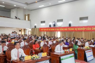 Phó Chủ tịch Cần Thơ: Không né tránh khó khăn, không tô hồng kết quả trước áp lực tăng trưởng