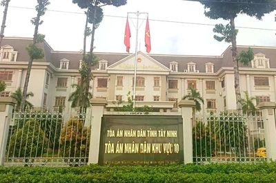 Dôi dư hàng trăm trụ sở ở vị trí 'đất vàng'
