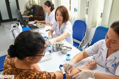 Người dân được chụp X-quang, khám chuyên khoa miễn phí ngay tại y tế cơ sở