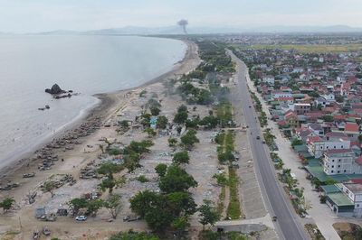Cận cảnh tháo dỡ 'phố đèn đỏ' một thời ở Nghệ An