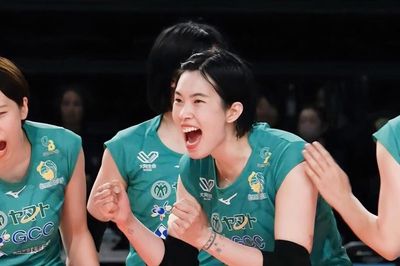 Thanh Thúy trở lại Nhật Bản, lập kỷ lục lịch sử bóng chuyền Việt Nam